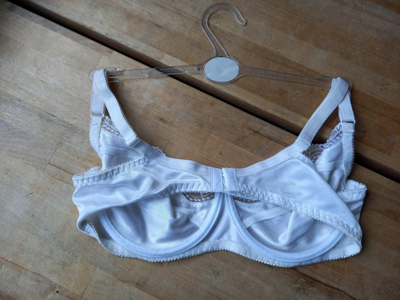White Bra with Lace Trim Cups Underwire Bra 34C BRAND NEW