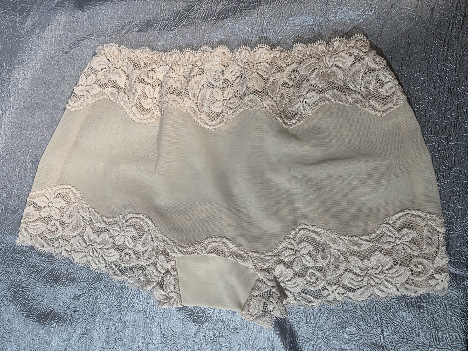 Vtg 90s Natori BOY SHORT Sz SMALL – NEW W/tags 1-Beigeton USA Made