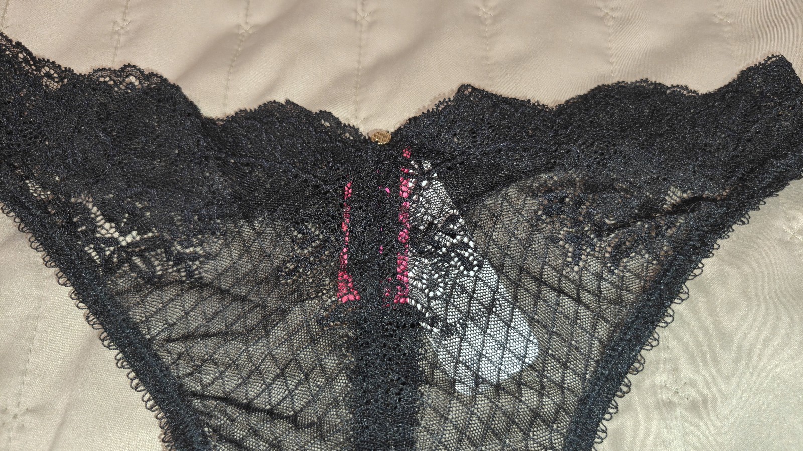 BNWT – LA SENZA Black Lace Thong – Size M