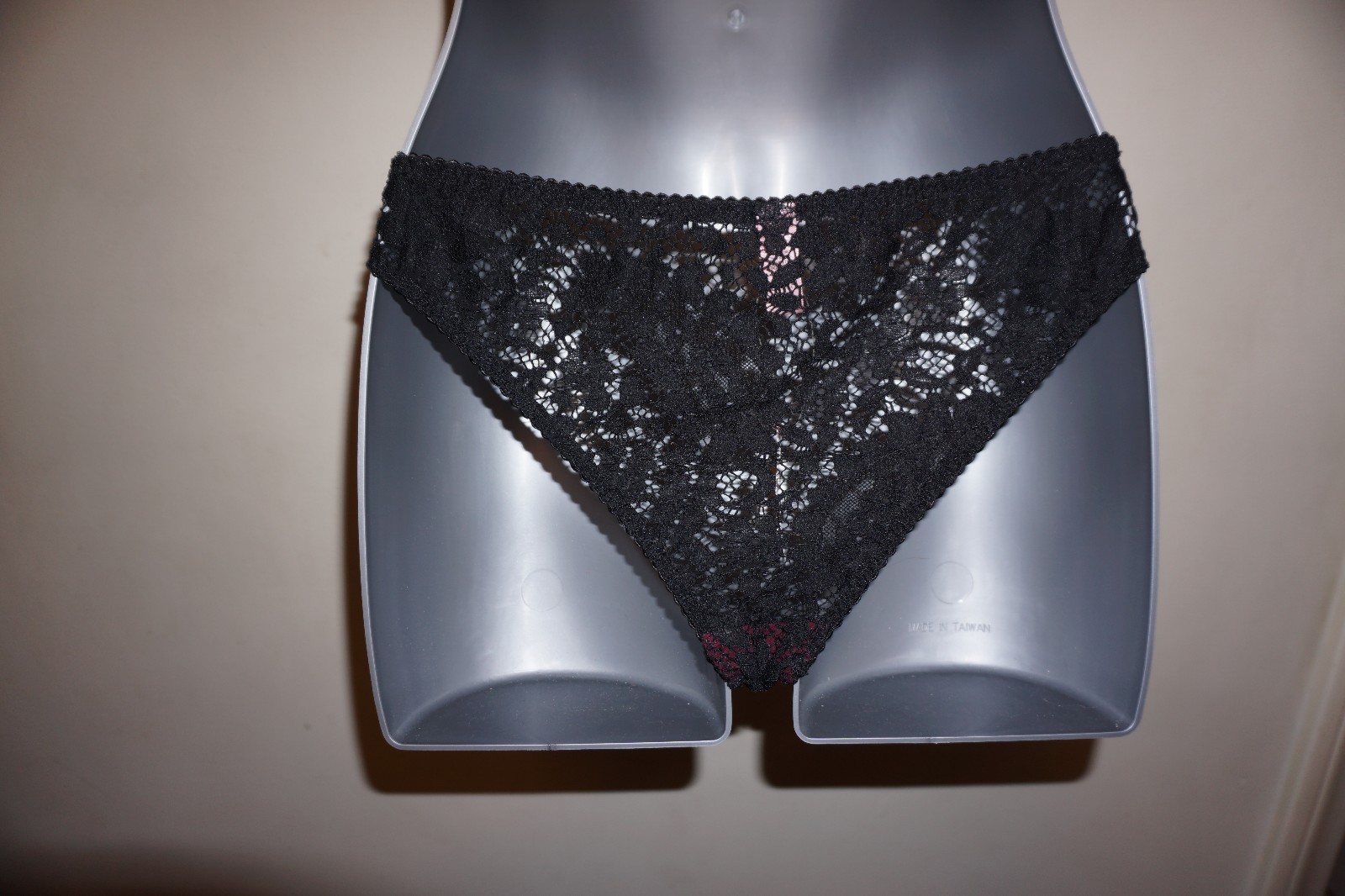 Agent Provocateur Nicolle brief size AP 4 Large black lace with dark cherry NWT