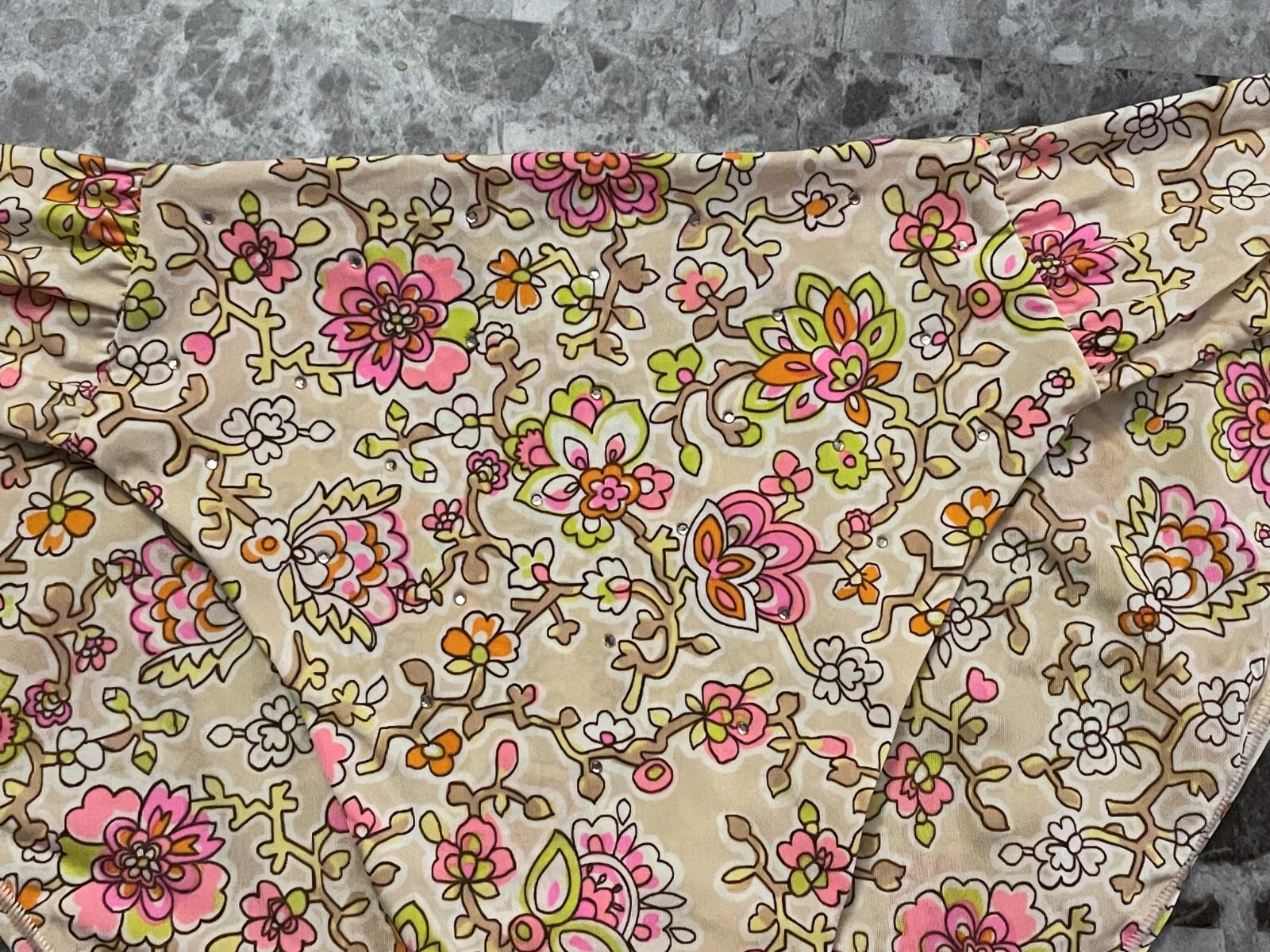 NWT VICTORIA’S SECRET M NUDE PINK FLORAL SMOOTH RHINESTONE RARE BIKINI PANTIES