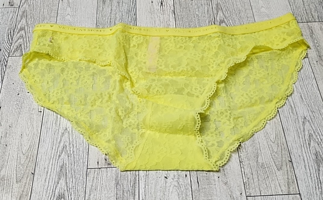 NWT Victoria Secret 2 Pair Panties Size Large – Low Rise Hiphugger/Bikini
