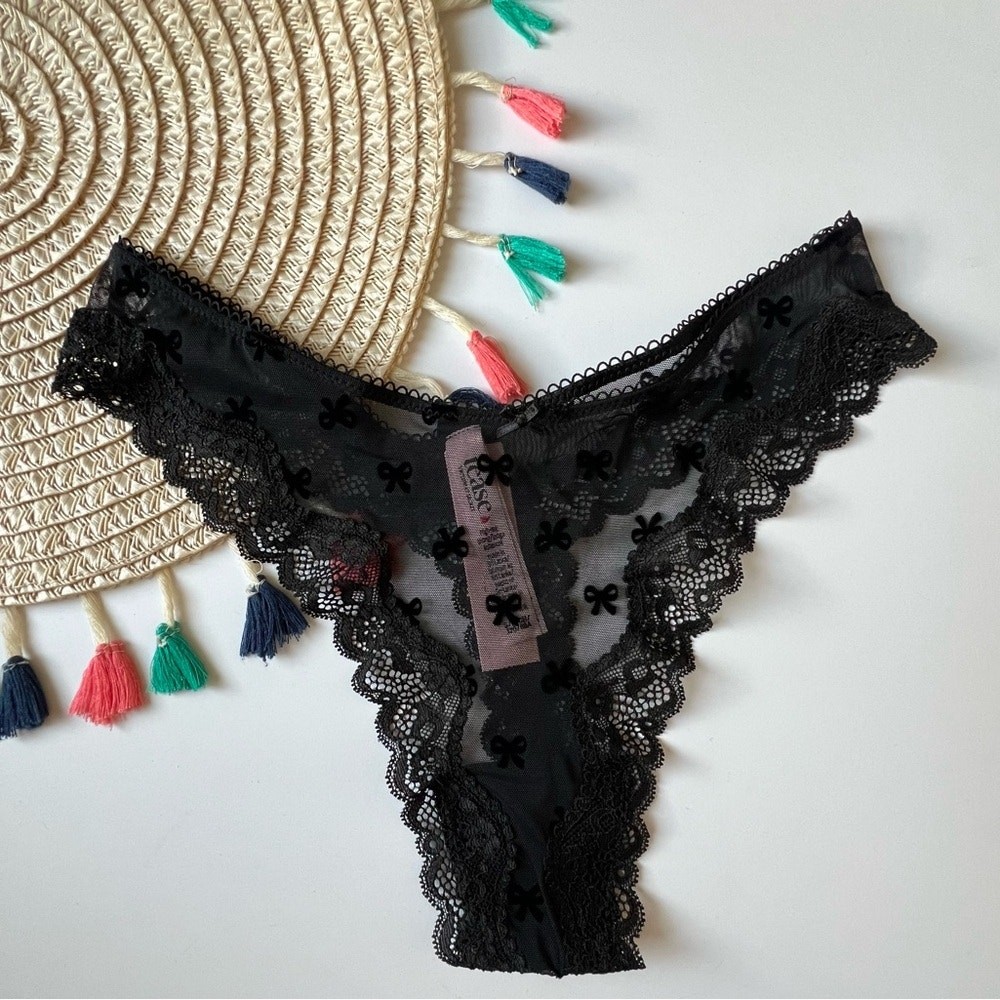 Victoria’s Secret Tease Mesh Lace-Trim High-Leg Thong Panty Black w Bows Medium