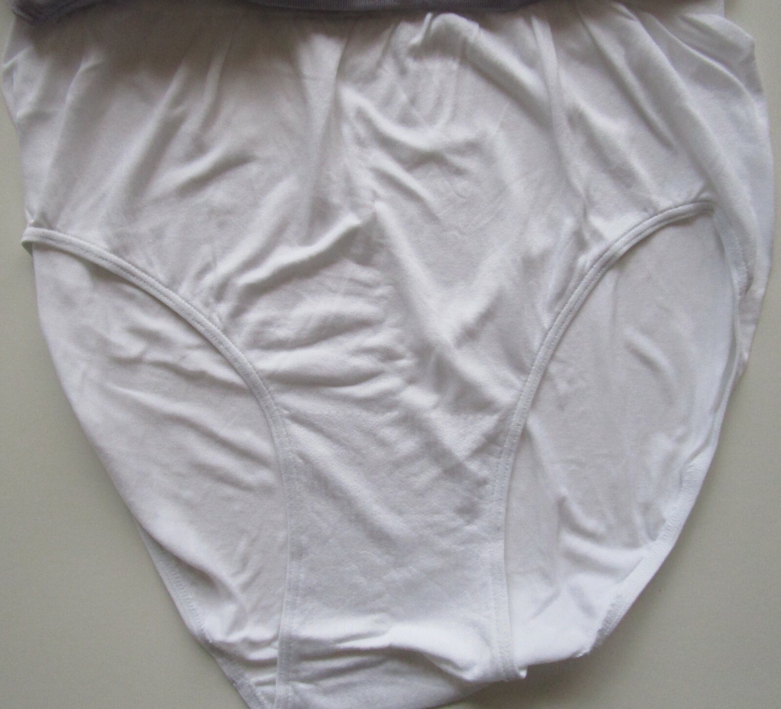 Bali Comfort Revolution Brief 3 Pack Style AK88 Size 6/7 NWT