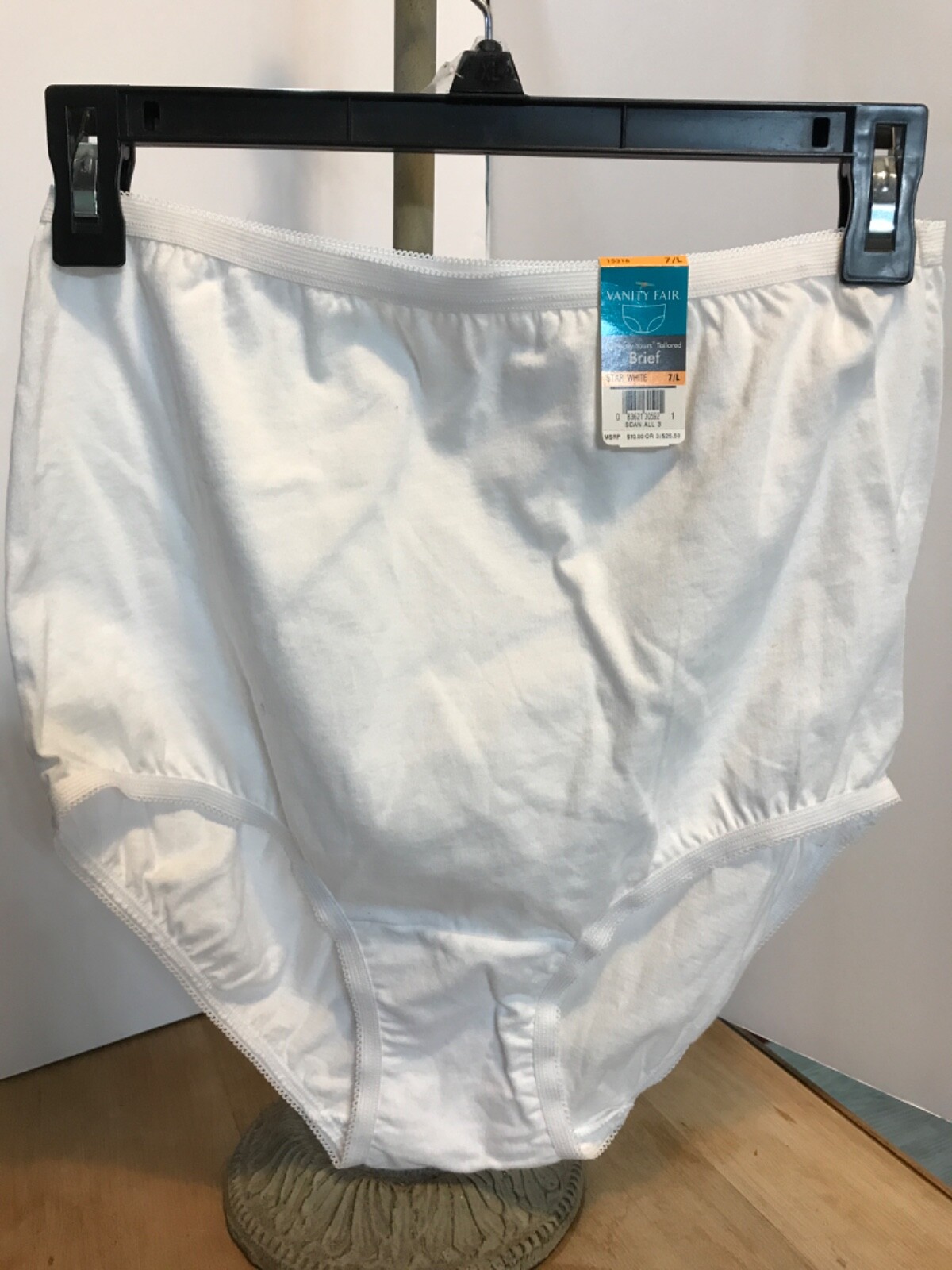 Vanity Fair Bief star white 7/L……..f4