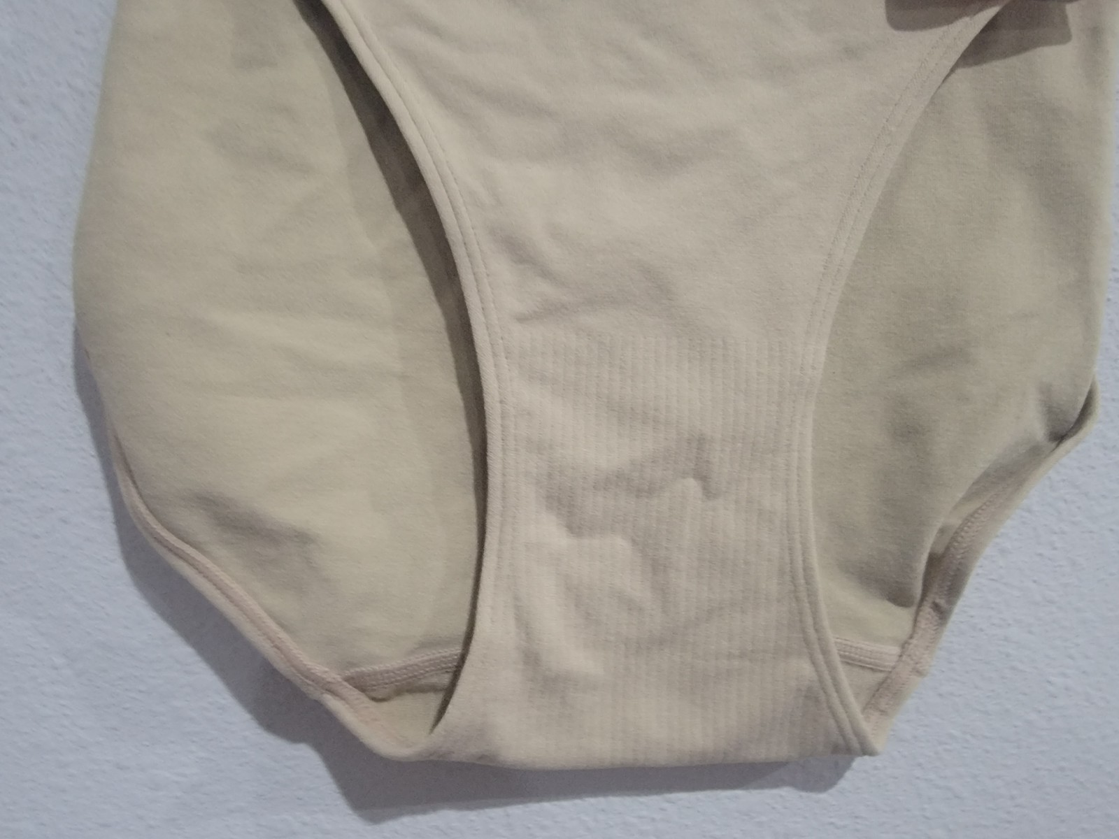 Bali One Smooth U All-Over Smoothing Hi Cut Brief Underwear Nude Size M/6 NWT