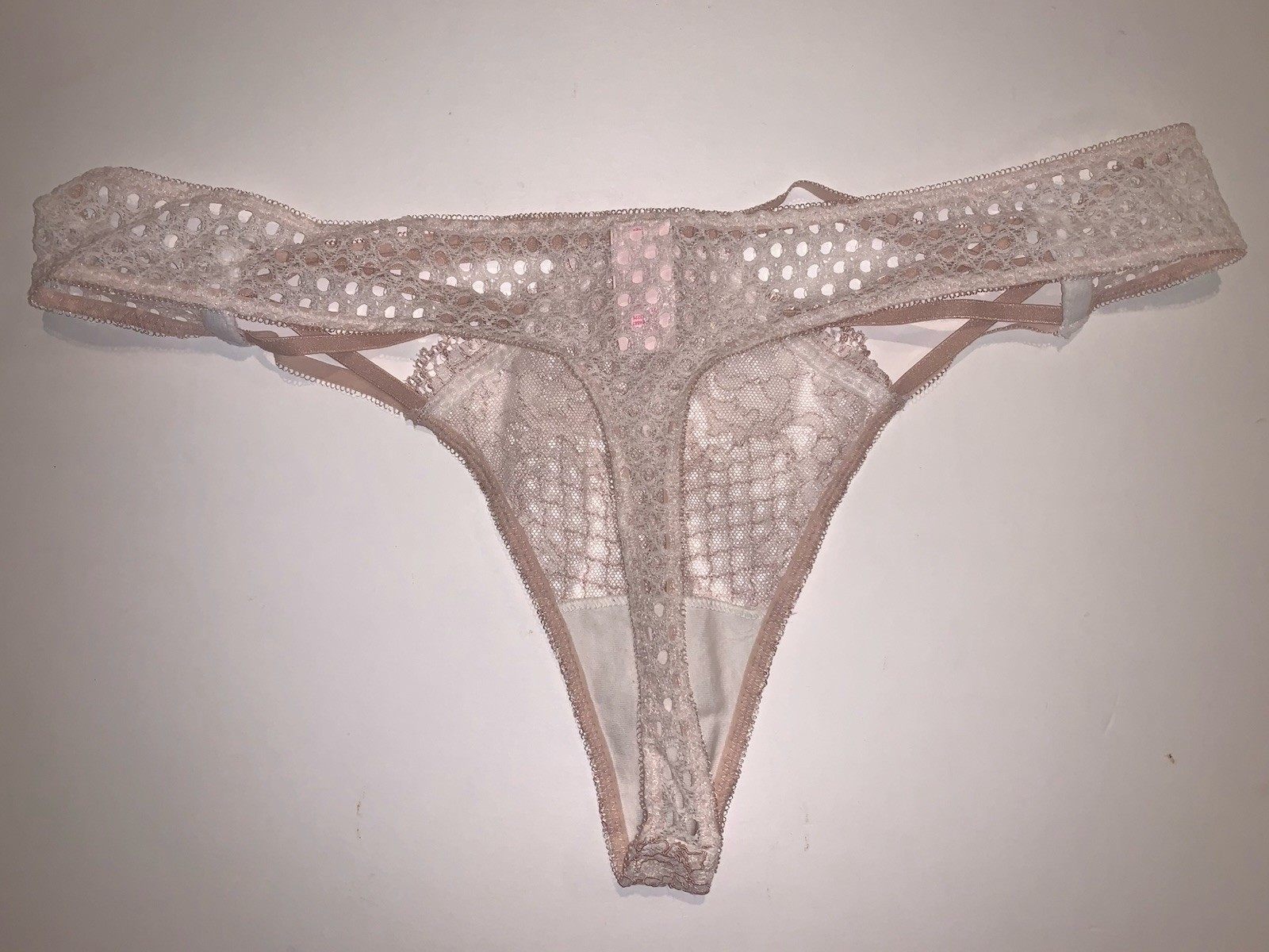 Victoria’s Secret Cream Blush Large Eyelet Strappy Lace Thong NWOT