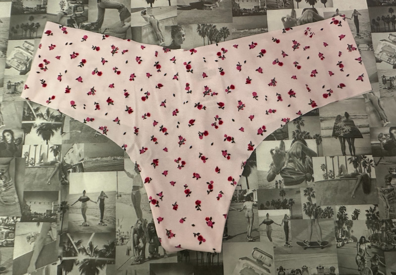 NWT Cute Victoria’s Secret Pink No Show Thong Panty Pink Tulip Ditsy Floral S 🌸