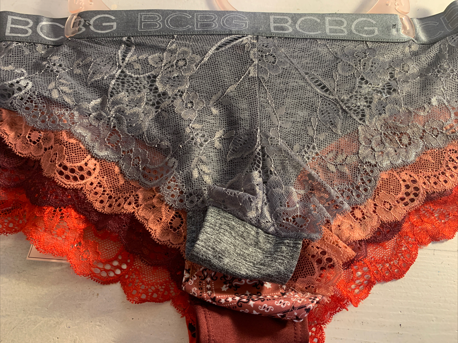 BCBG BCBGeneration 4 Pair Cheeky Panties Underwear Large Lace Pink Gray Red