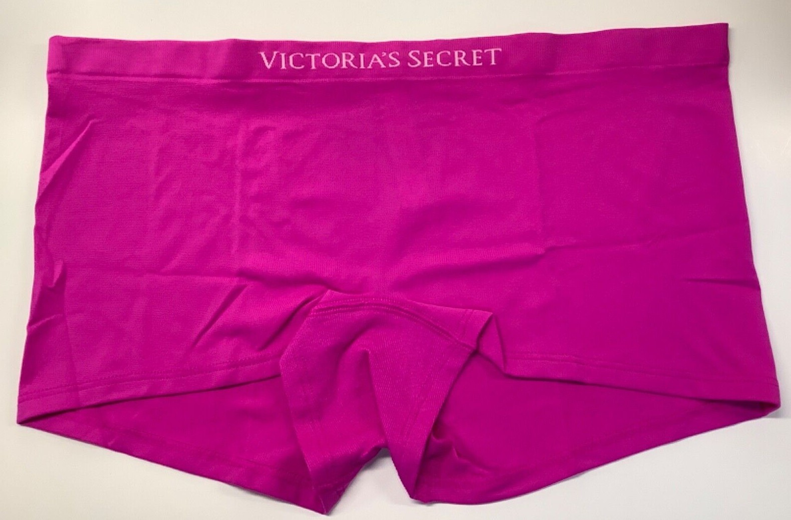 Victoria’s Secret Seamless Buttery Soft Boyshort Panties Outrageous Pink L NWT
