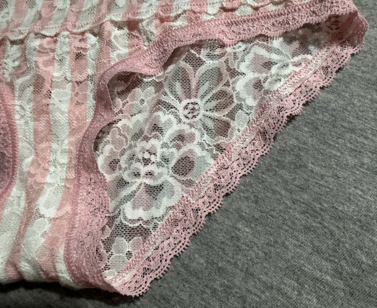 Victoria’s Secret Hipster Lace Panties Floral Pink/White XS Stretch Lined