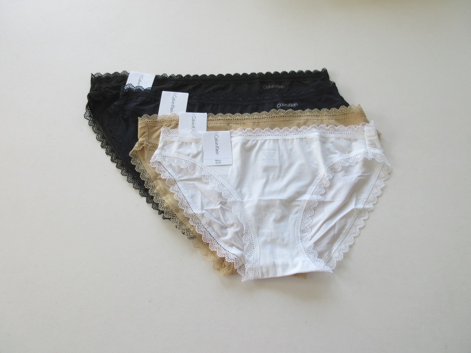 Calvin Klein Radiant Lace Bikini Panty QD3706 S, M, L, XL $15.00 NWT