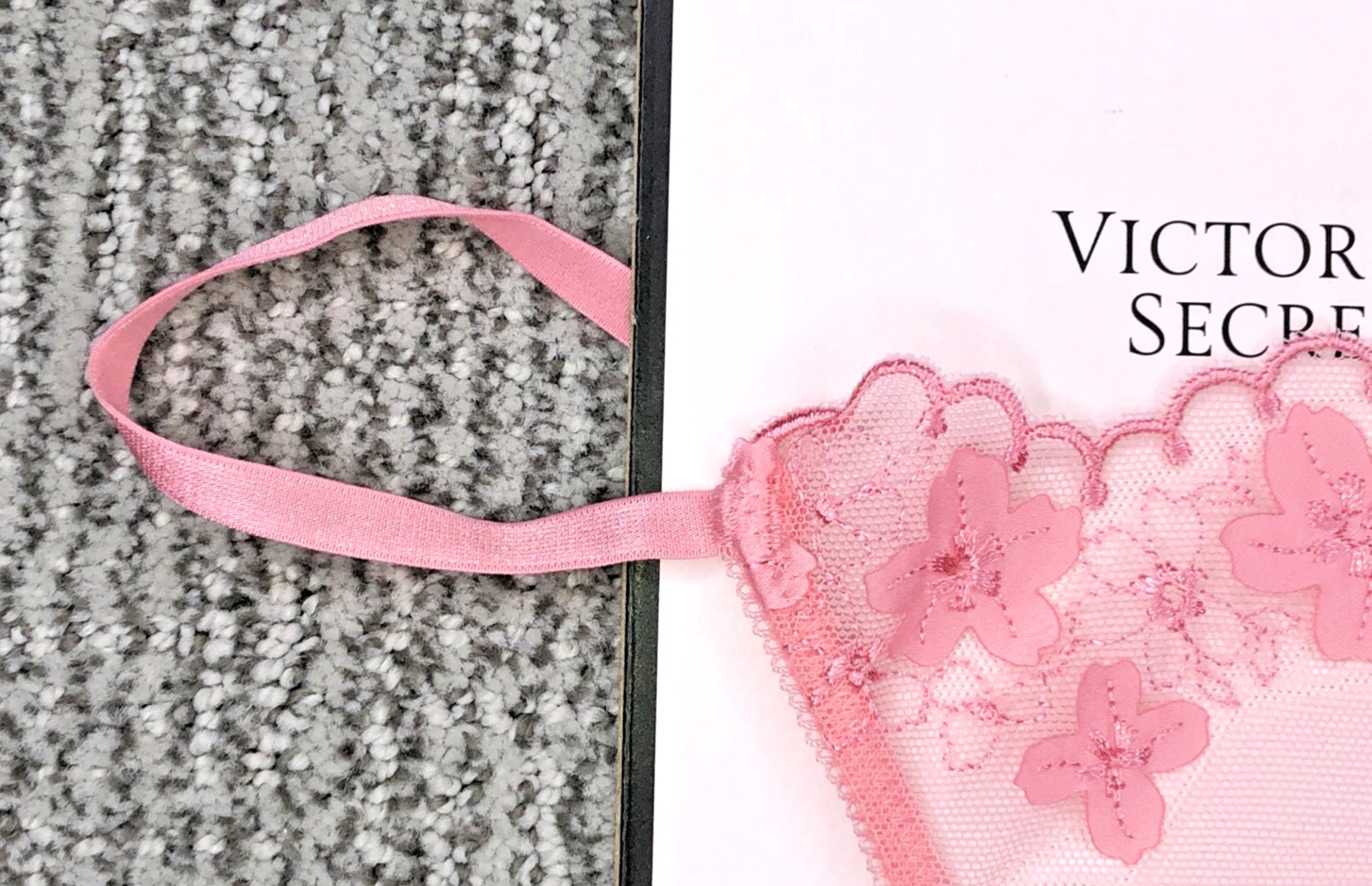 Victoria’s Secret Dream Angels NWT Large Pretty Petals Embroider V String Panty