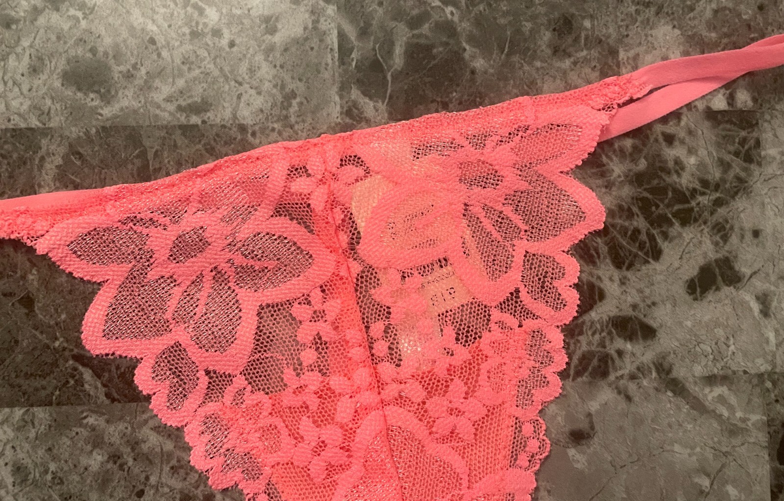 NWT VICTORIA’S SECRET PINK SMALL CORAL FLORAL LACE RARE V STRING PANTIES