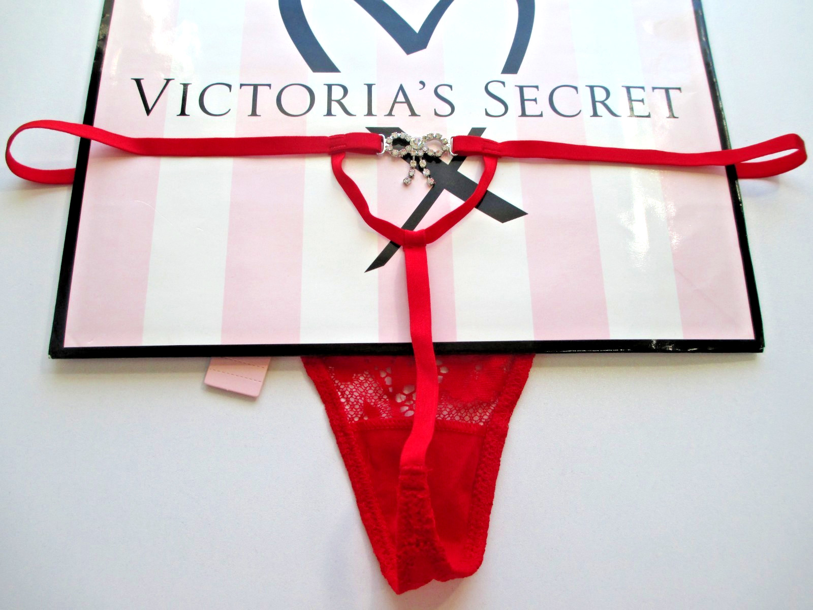 VICTORIA’S SECRET DREAM ANGELS V-String Thong Panty M L Red NWT Hardware Shine