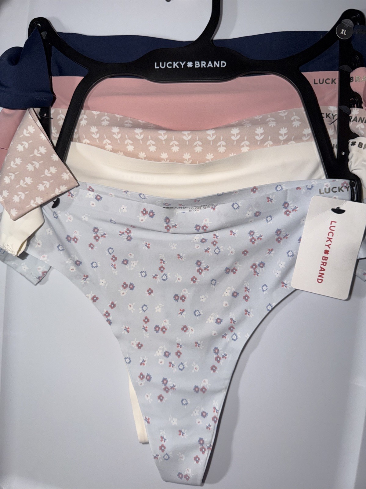 LUCKY BRAND Size: XL Women’s Set of 5 Thongs 87% Nylon-13% Spandex Multicolor