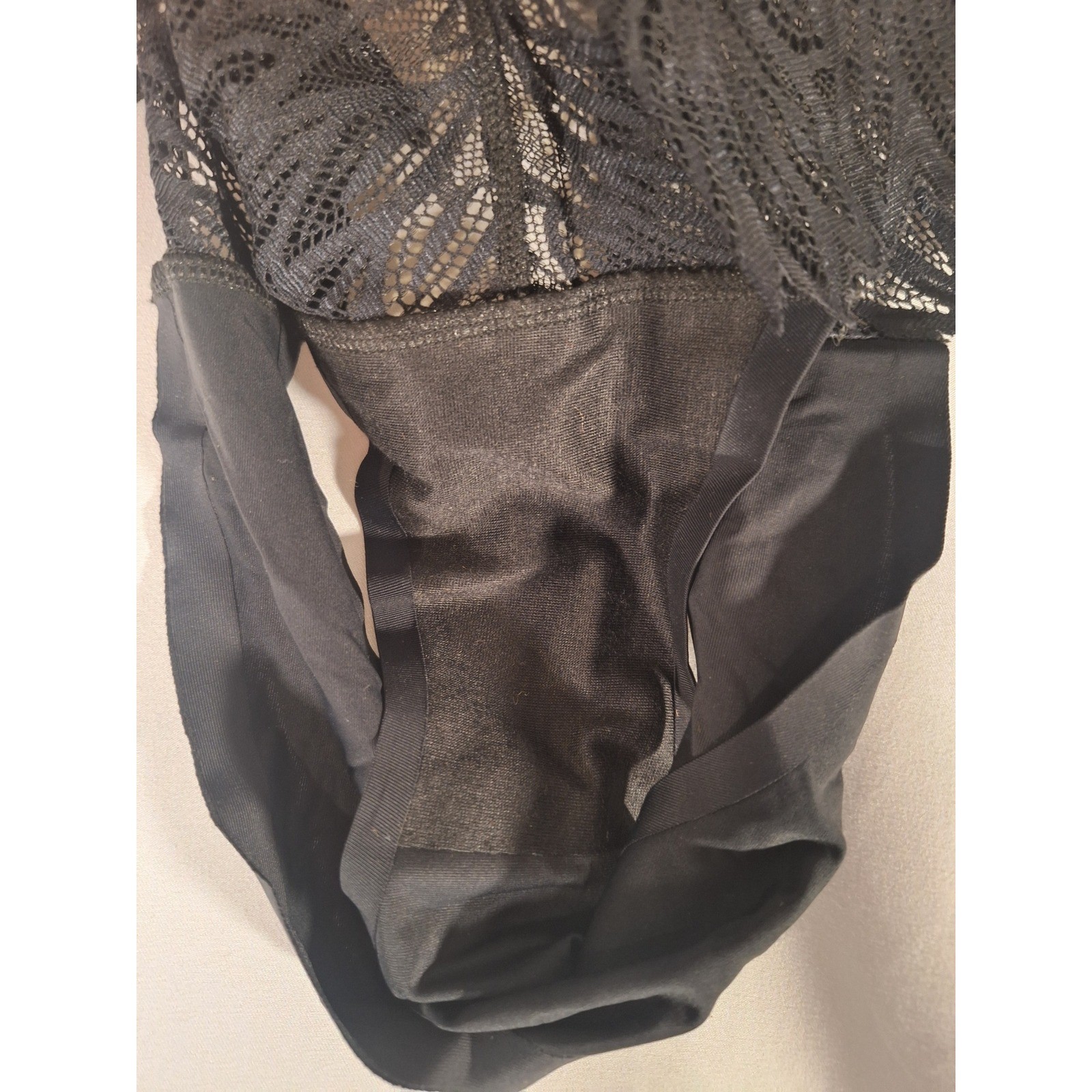 Black Seamless Lace Back Cheeky Panties Scalloped Edge Size Small