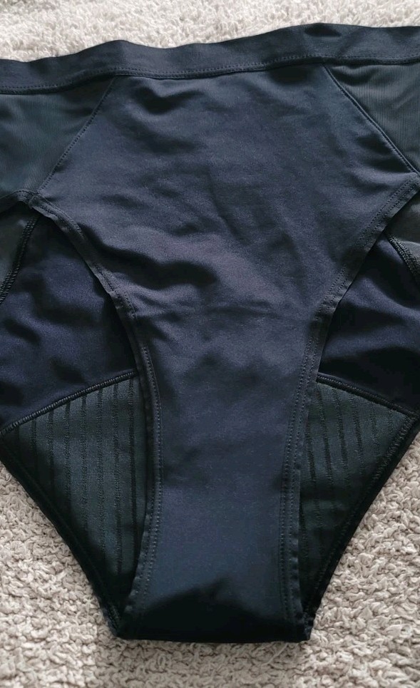 Saalt Leakproof French Cut High Waist Black Panty Regular Absorbency Sz Medium