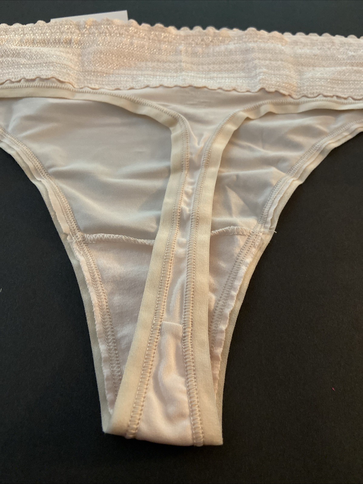 WARNERS PALE PINK “ NO PINCHING, NO PROBLEMS “THONG PANTIES / Extra Large / 8