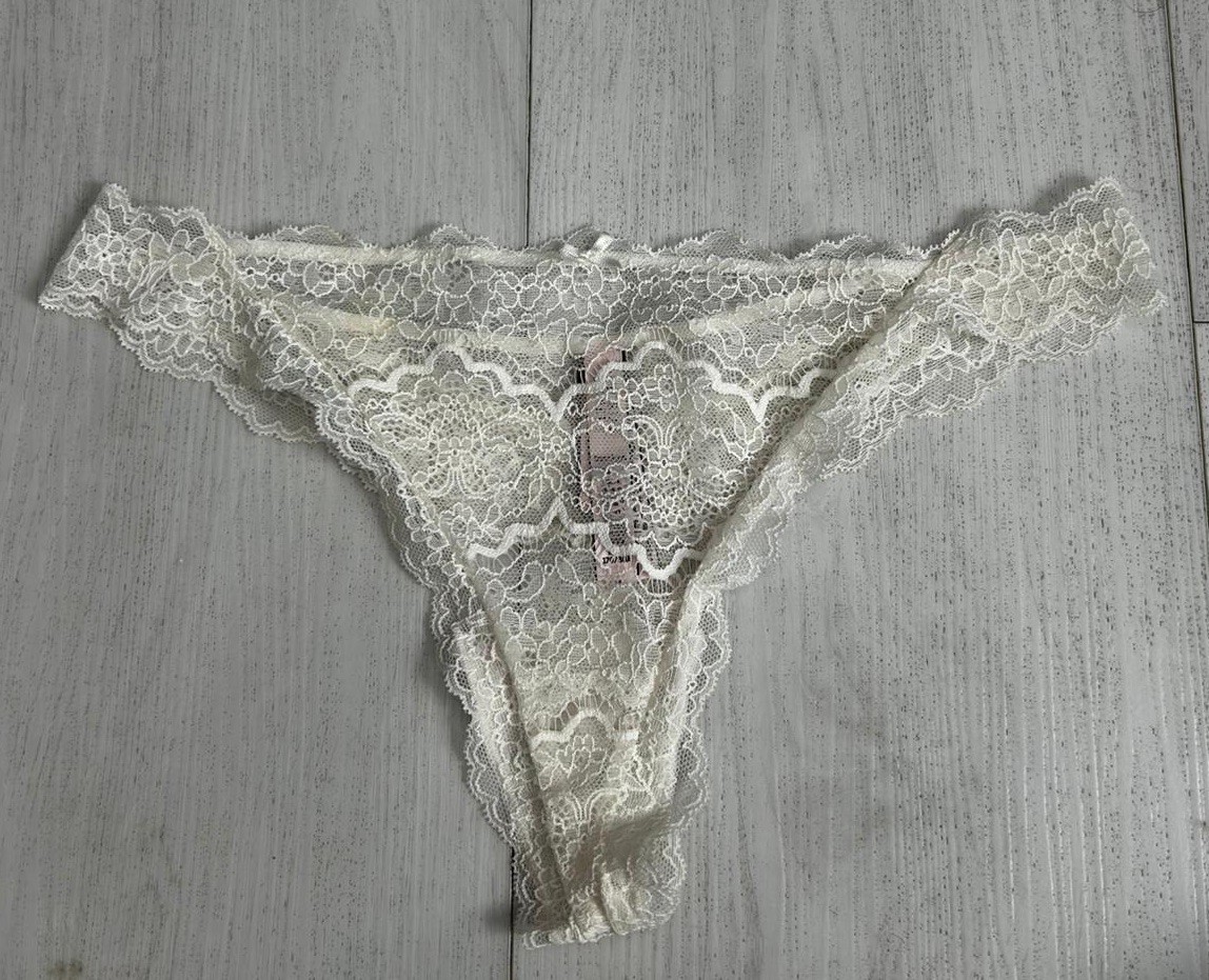 NWT Victoria’s Secret Thong Sz L Coconut White Floral Lace