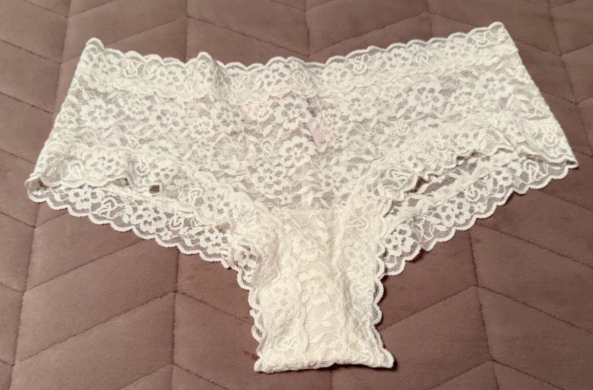 Victoria’s Secret The Lacie Coconut White Lace Cheeky Panty ~ LARGE ~ NWT!