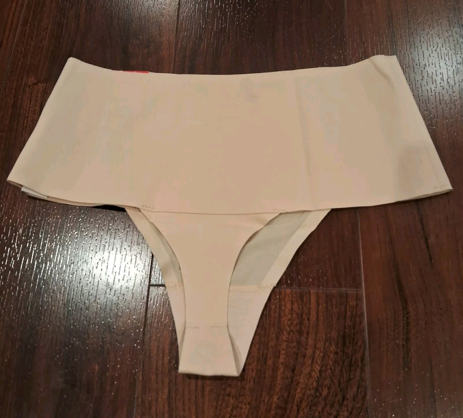 New w/Tags Women’s SPANX Undie Tectable Thong Panty Size Small Color Soft Nude