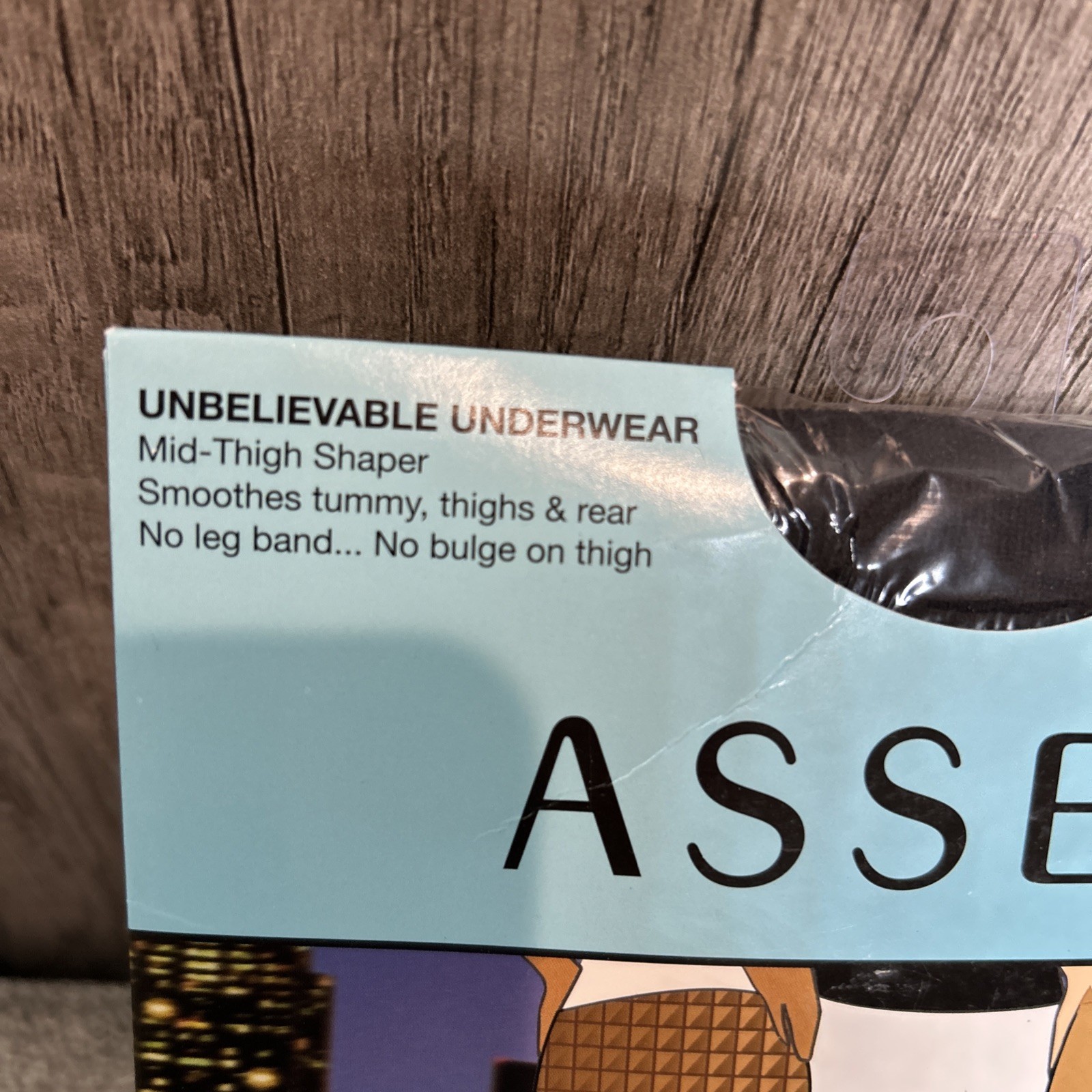 Assets by Spanx Mid Thigh Shaper Black Color Size 4 NEW