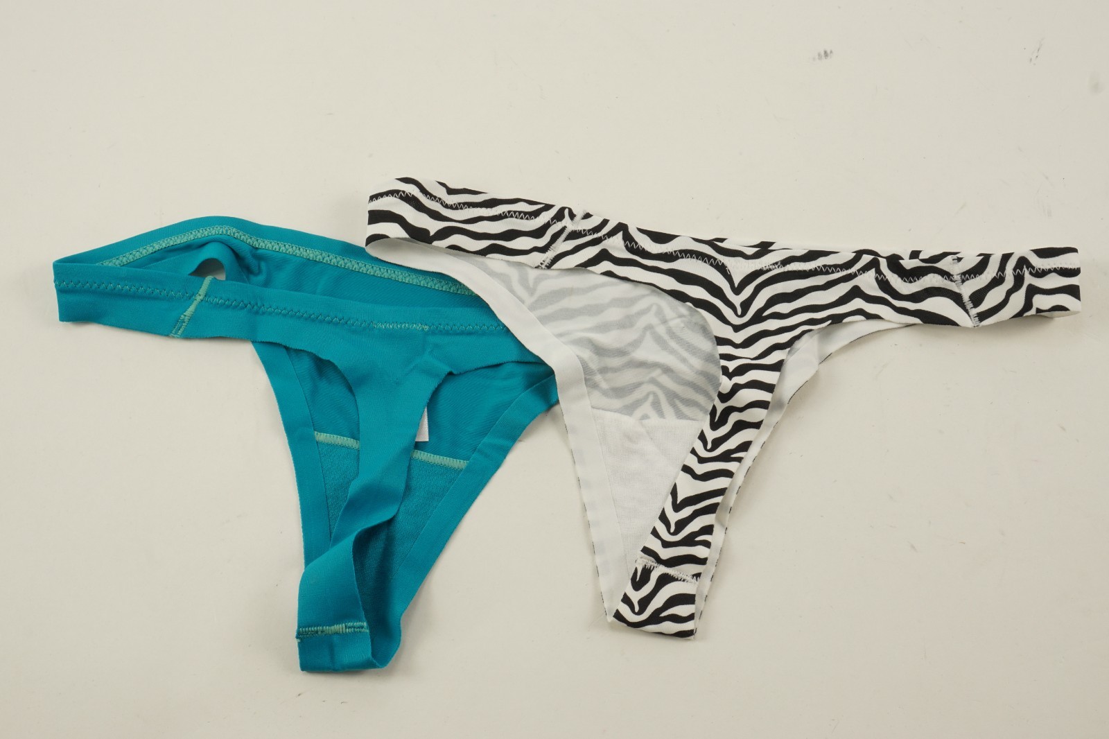 New Maidenform 2 Pack Thongs Small Zebra Striped Blue Lineless Nylon Underwear
