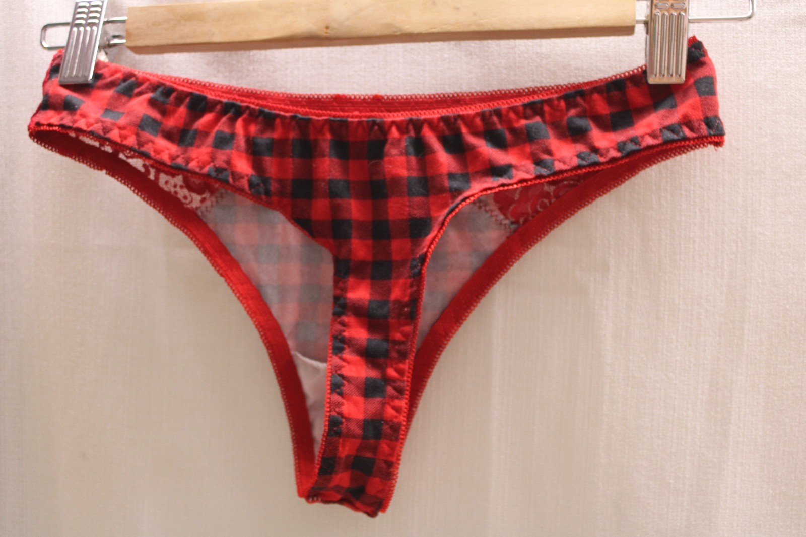 red and black plaid polyester elastane lace&bow thong panty L