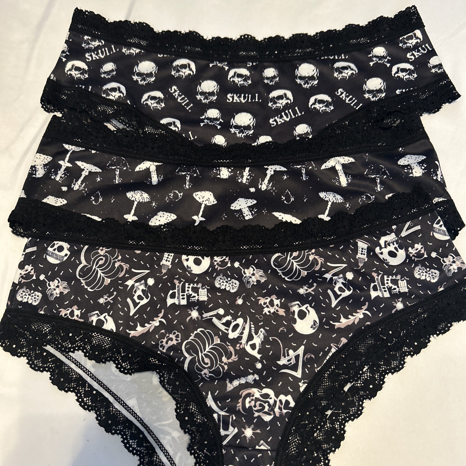 Morvia 3pk lace trim goth Skater Emo panties S Skulls, Bones & Mushrooms New