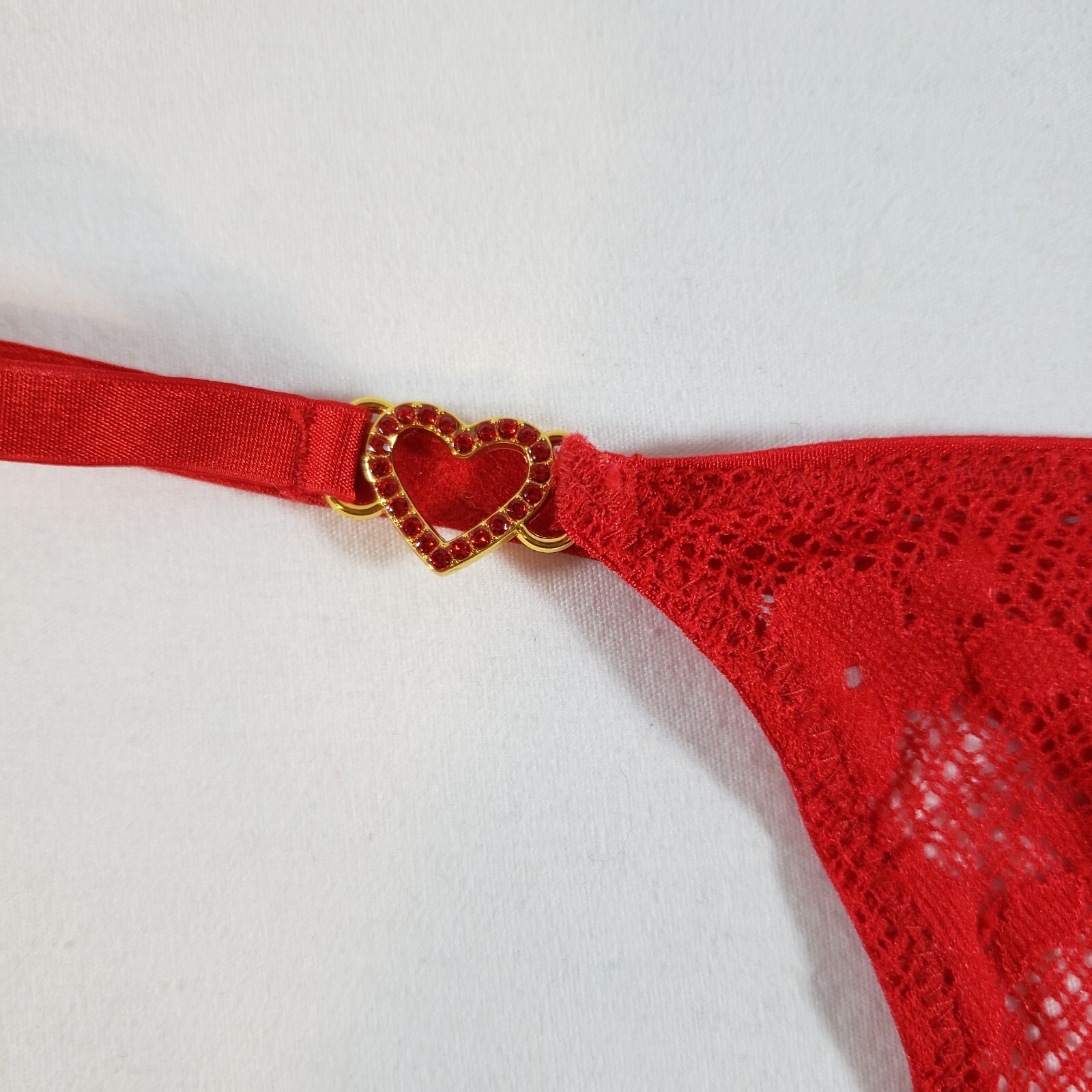 Victoria’s Secret Medium Dream Angels Lace Rhinestone Heart Hardware Thong Red