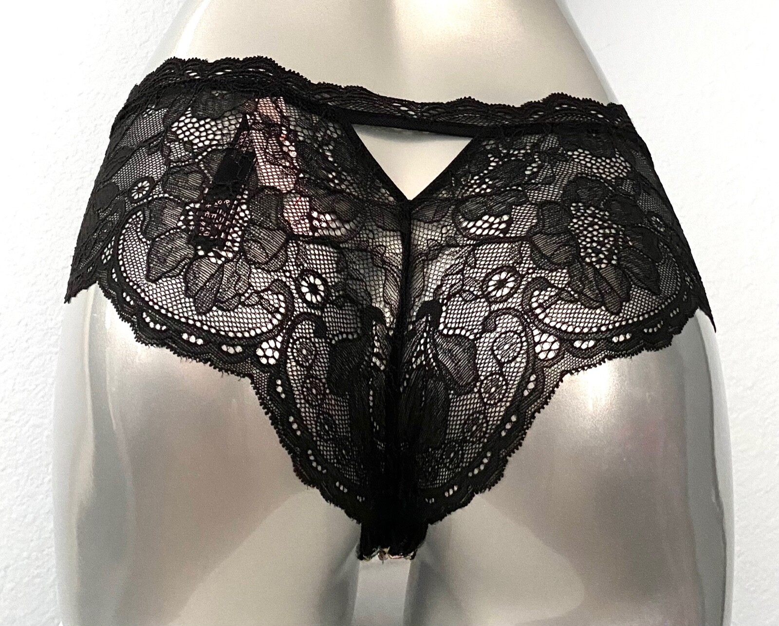 Victoria’s Secret Nwt Very Sexy Keyhole Rose Embroidered Applique Cheeky Panty M