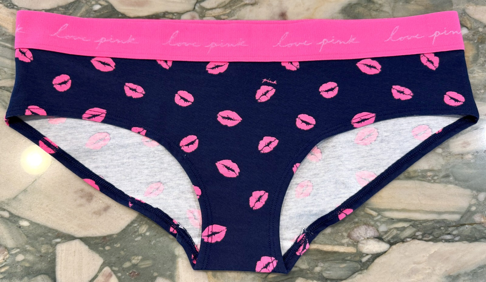 NEW Victoria Secret PINK Cotton Logo Hipster Panty – Blue & Pink Lips – XXL