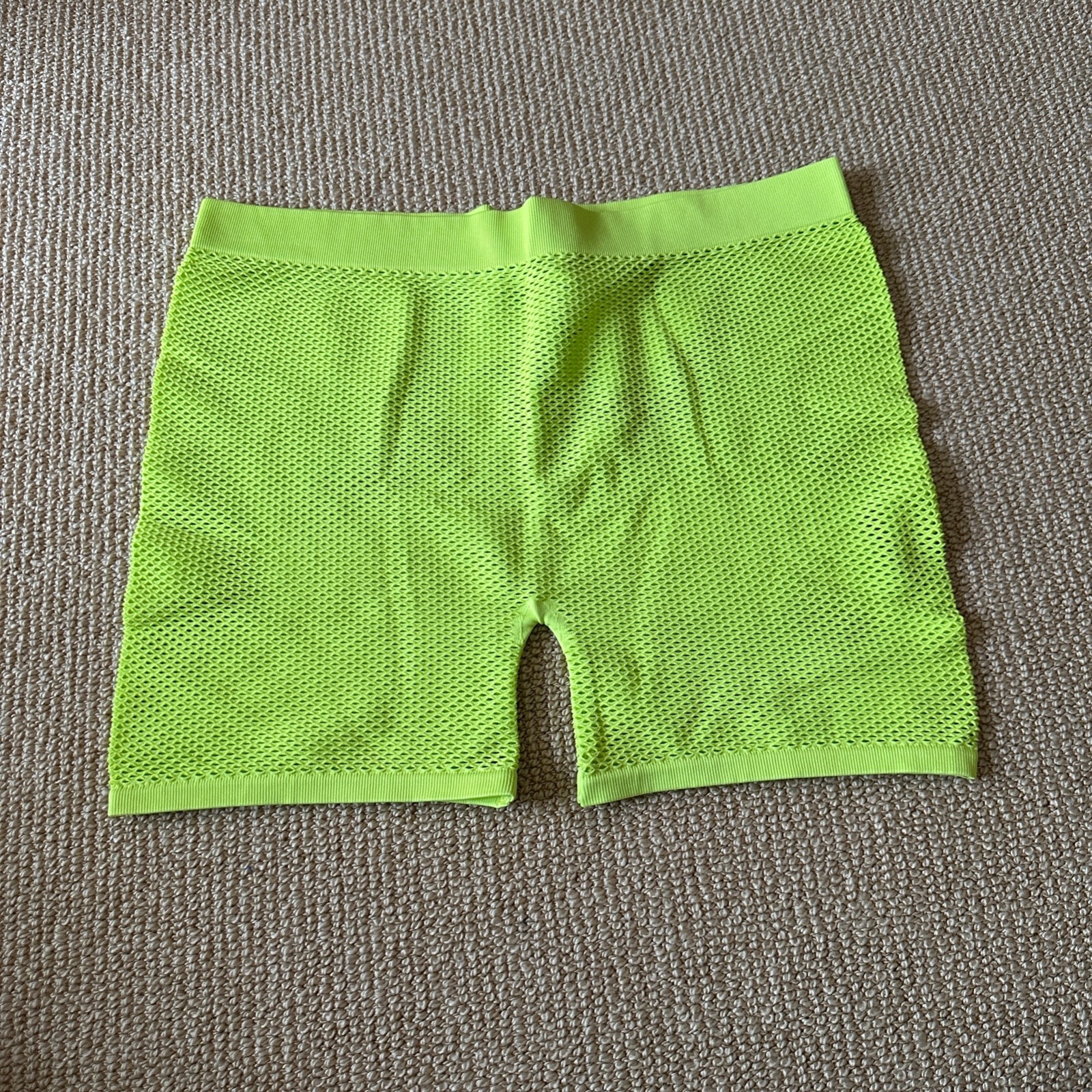 Skims Lime Perforated Seamless Shorts, Size 4X New