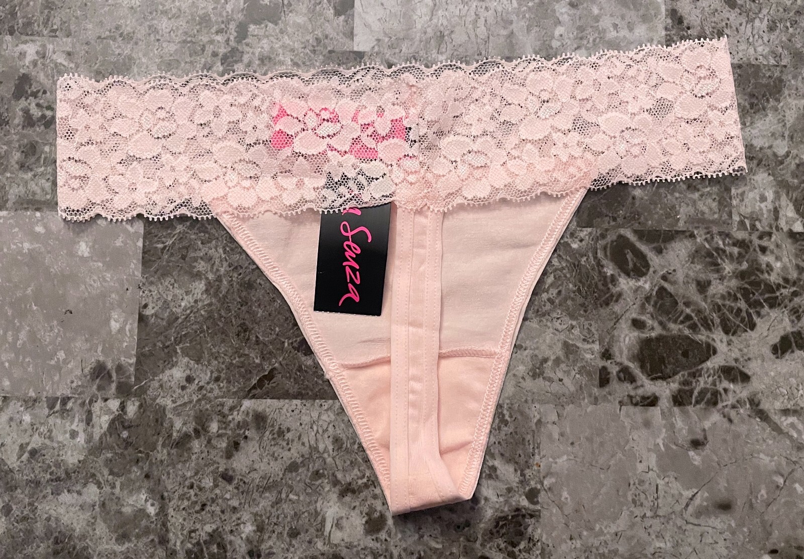 NWT LA SENZA SMALL LIGHT PINK COTTON BLEND FLORAL LACE BAND THONG PANTIES