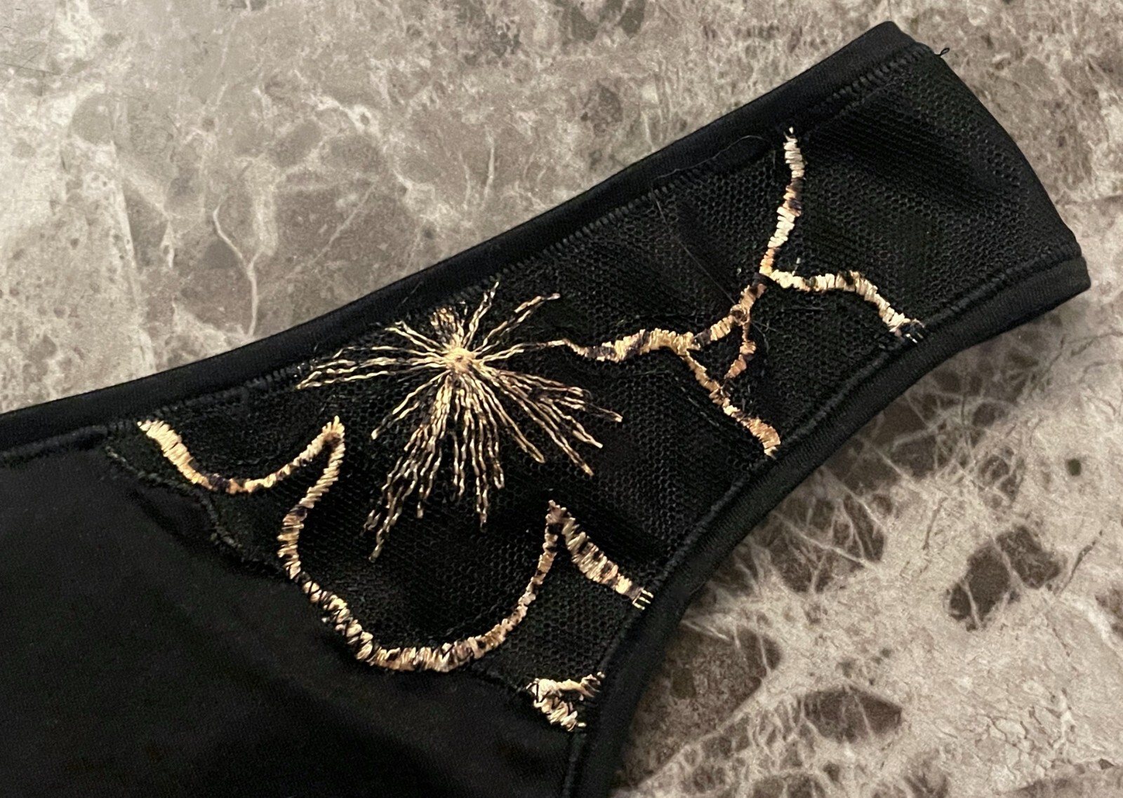 VICTORIA’S SECRET FABULOUS SMALL BLACK SMOOTH LEOPARD VINTAGE RARE THONG PANTIES