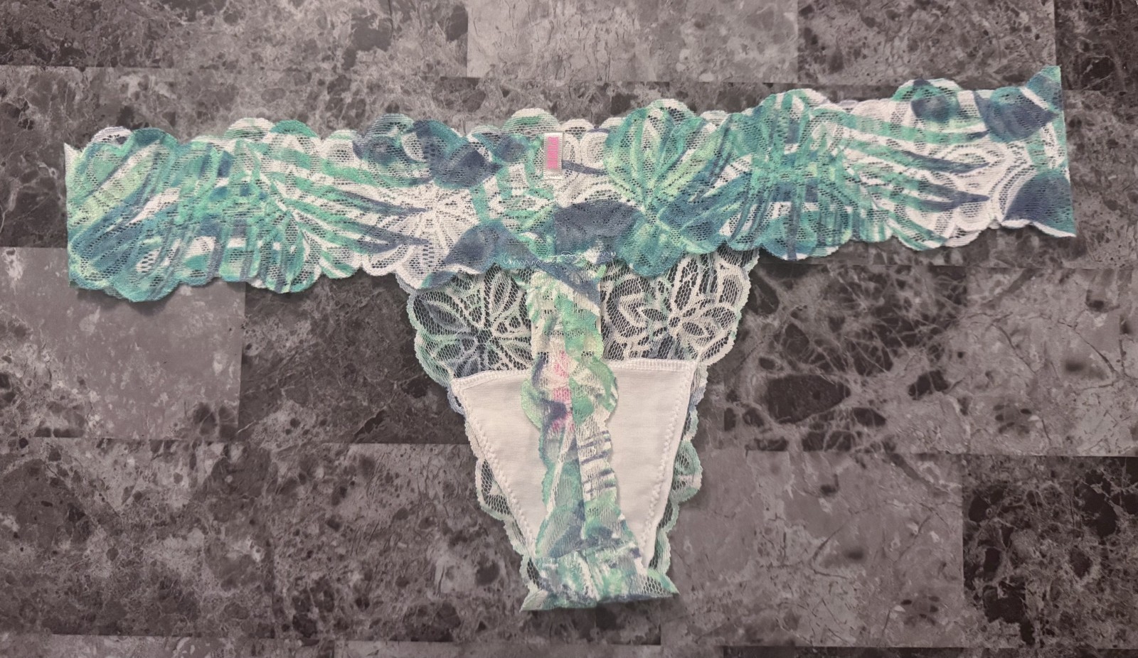 NWT VICTORIA’S SECRET PINK L BLUE GREEN PALM FERN FLORAL LACE RARE THONG PANTIES