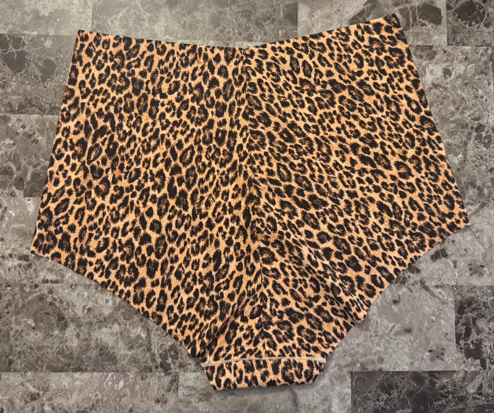 NWT VICTORIA’S SECRET LEOPARD CHEETAH RAW EDGE NO SHOW HIGH WAIST BRIEF PANTIES