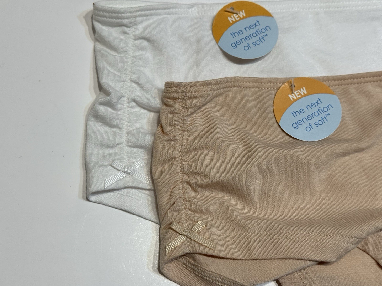 NWT 3 Pairs Barely There Ultra Soft Boyshort Panties Style 2659 Size L/7