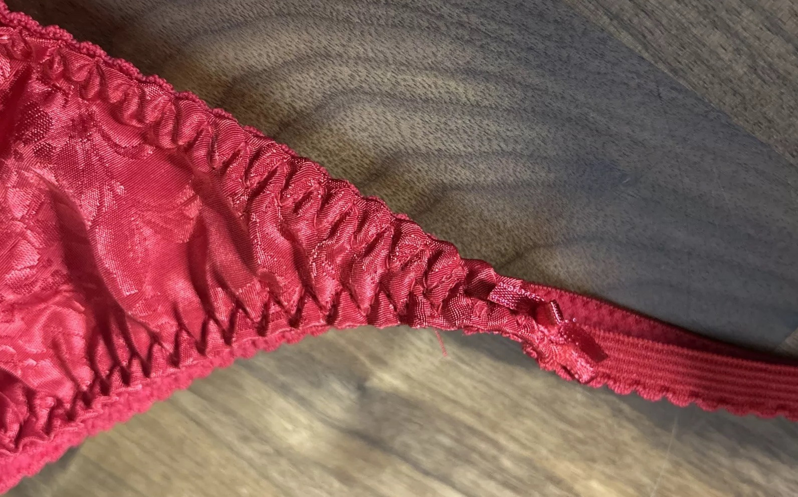 Vtg Simply Basic String Thong Panties Second Skin Shiny Satin Size 8 Red Y2K