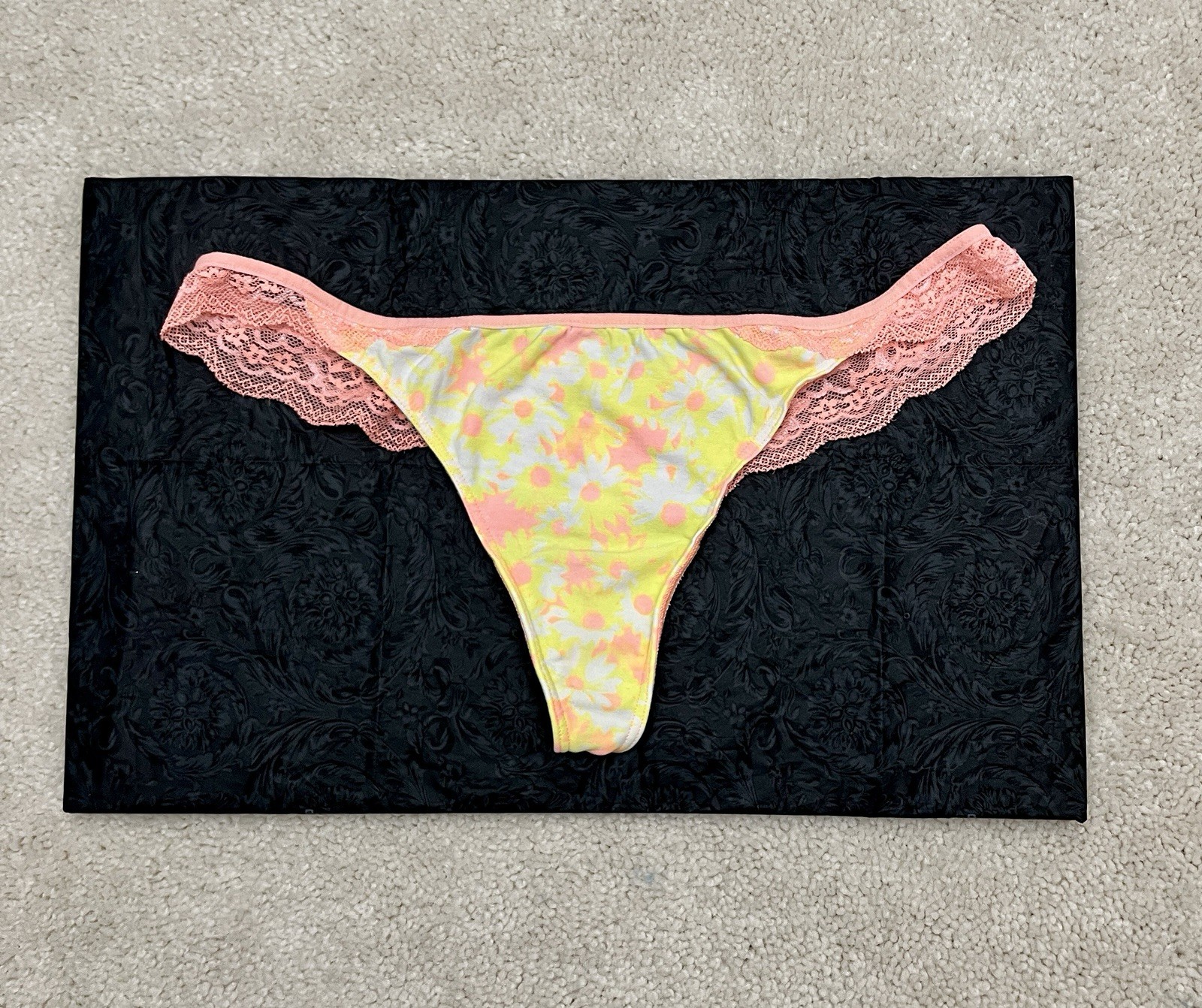 M Victoria’s Secret PINK Orange Yellow Tie Dye Lace Back Thong Panties Medium