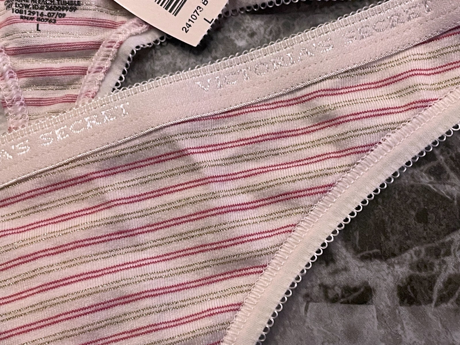 NWT VICTORIA’S SECRET L PINK GOLD STRIPE LOGO BAND VINTAGE RARE THONG PANTIES