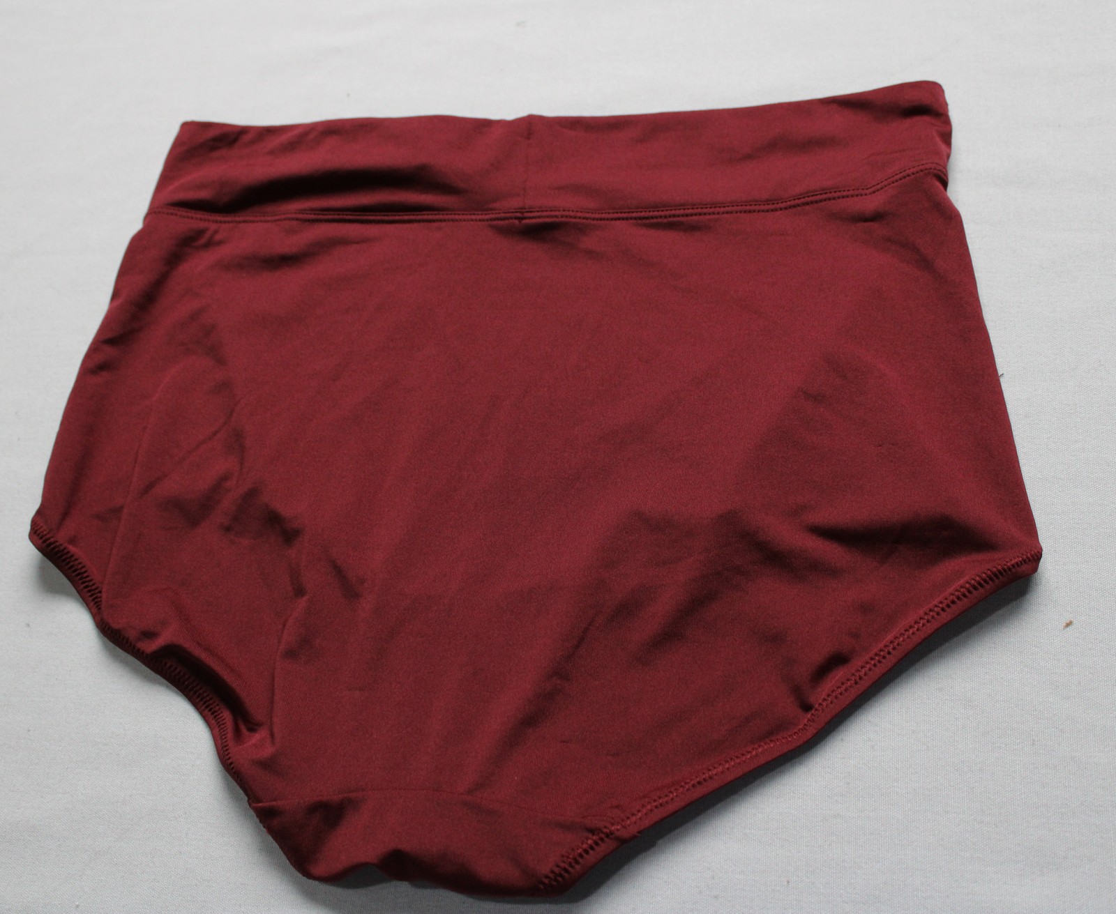 Warner’s Women’s No Pinching No Problems Tailored Micro Brief AR8 Burgundy Large