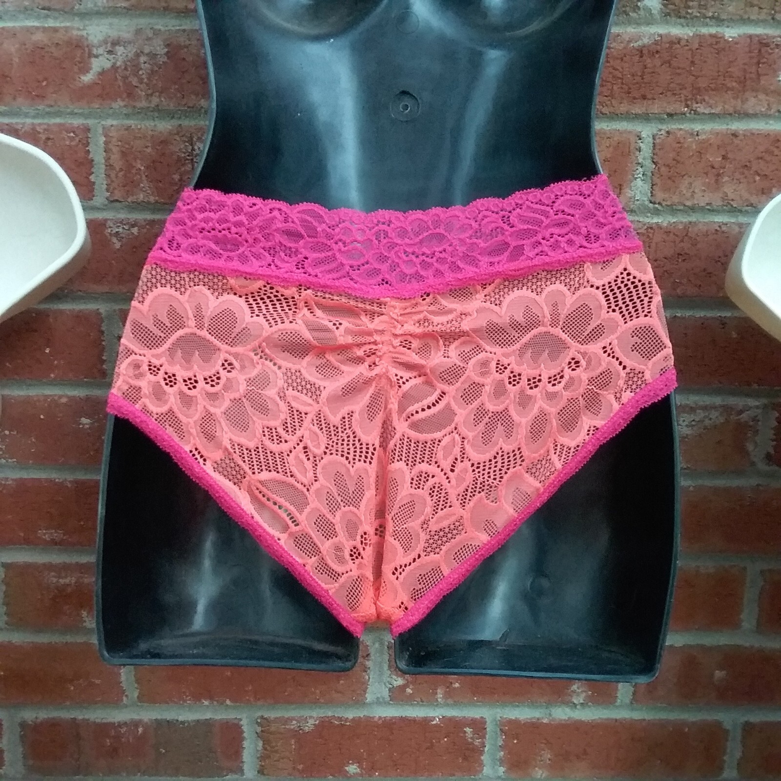 Vintage 1990’s Pink & Peach Lace Panties “NEW” FAMOUS MAKER No Tags 3pr XS *READ