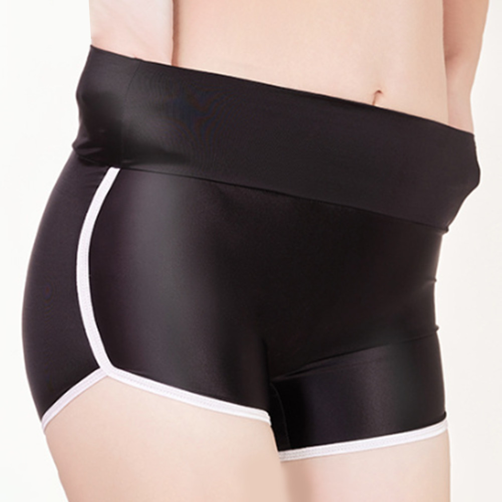 Comfortable and Smooth Yoga Sports Shorts with Oil Shiny Glossy Appearance