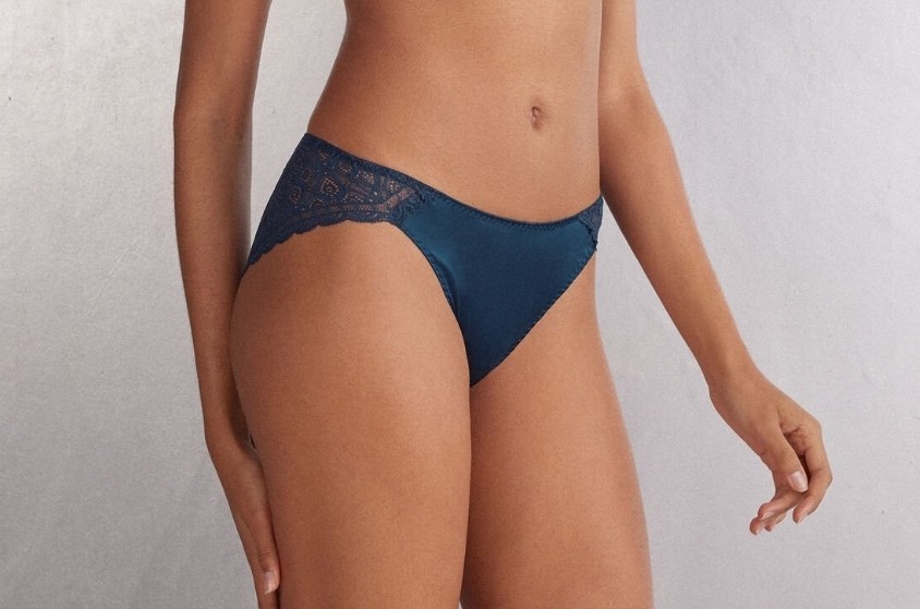 ⭐️⭐️Silk and Lace Briefs Intimissimi Navy Blue RRP £25 Beautiful And Sexy ⭐️⭐️