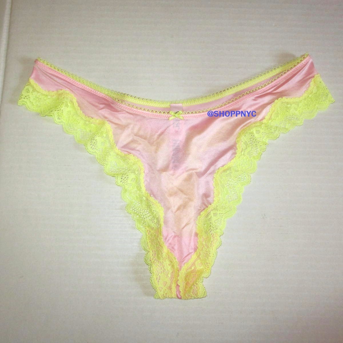 Victoria Secret Tease Pink Yellow Lace Thong Panty SIZE M Smooth Silky NWT