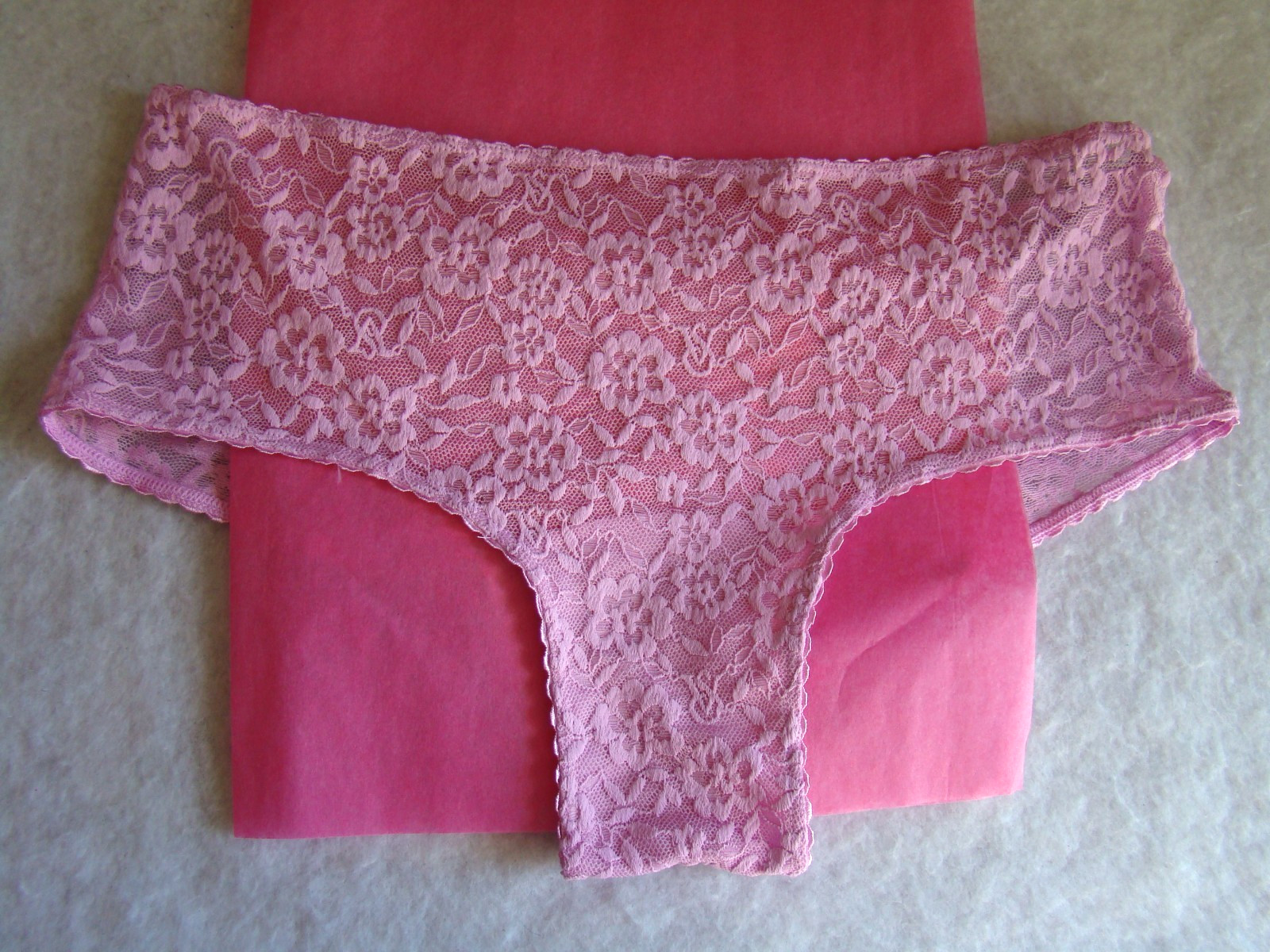 New Victoria’s Secret Light Fuchsia Floral Lace Ribbon Front Thong String Panty