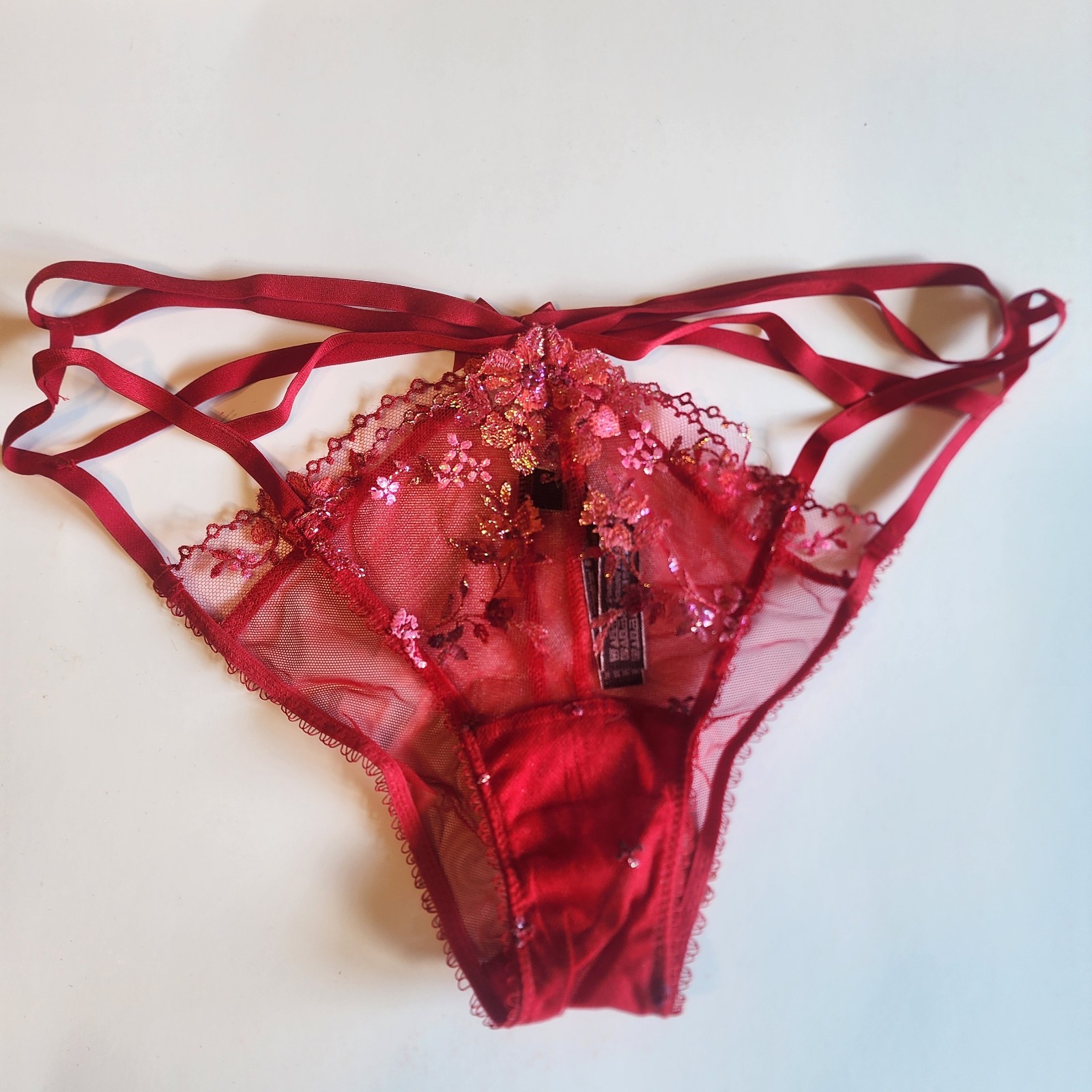 Victoria’s Secret Very Sexy Cheekini Tanga Foil Le Gardin Strap Lace Red Size M
