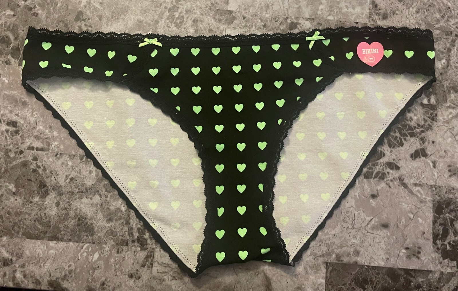 NWT VICTORIA’S SECRET PINK L BLACK NEON GREEN HEART VINTAGE RARE BIKINI PANTIES